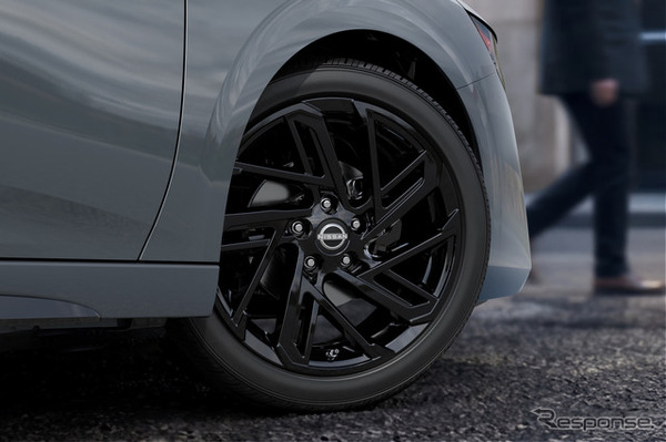 日産セントラの「ミッドナイト・エディション」