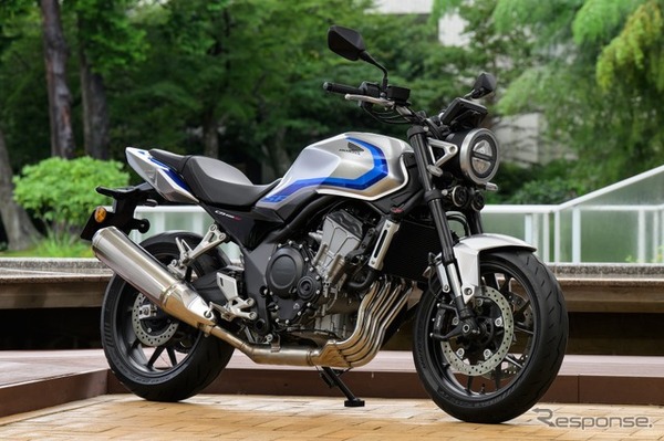 ホンダ CB400 SUPER FOUR E-Clutch（ウルフシルバーメタリック）