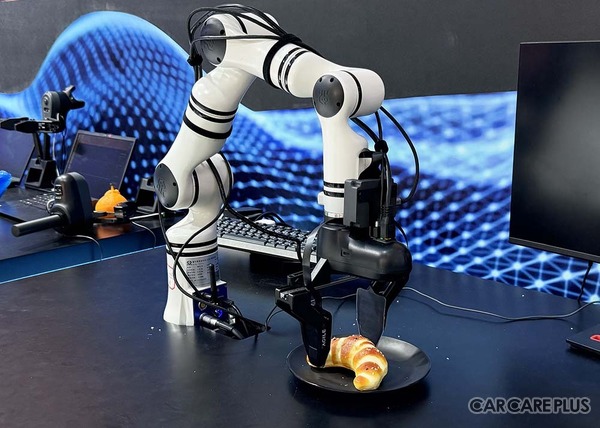 中国ヒト型ロボットの躍進に自動車アフターマーケットの課題解決のヒントを探る…【2026世界ロボット大会】現地取材レポート