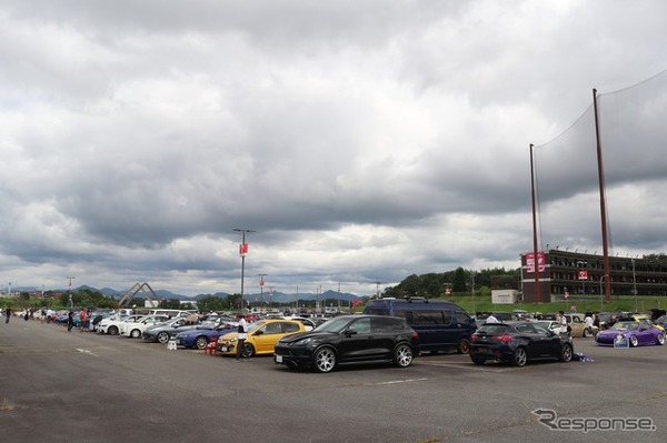 CARTUNE ALL USERS MEET…神戸三田プレミアムアウトレット駐車場