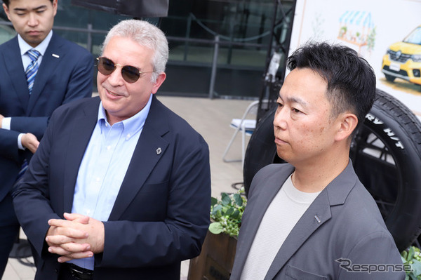 ルノー・ジャポン執行役員 フレデリック・ブレン氏（左）、トーヨータイヤ商品企画本部グローバルマーケティング部長 吉川 誠氏（右）
