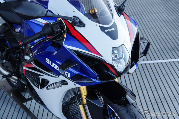 オプションのウイングレットを装着した新型GSX-R1000R