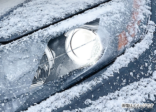 車両ヘッドライトの曲面に対し、剥がれを防止し平滑に貼れる（特許出願済み）