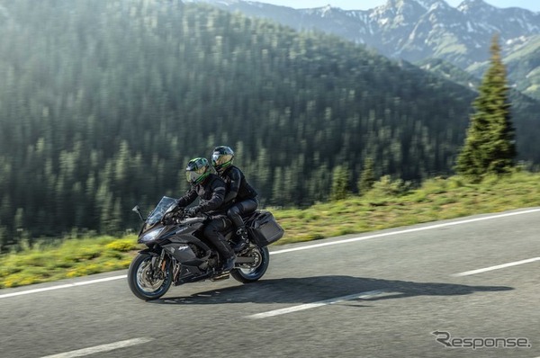 カワサキ Ninja 1100SX（メタリックカーボングレー×メタリックディアブロブラック）