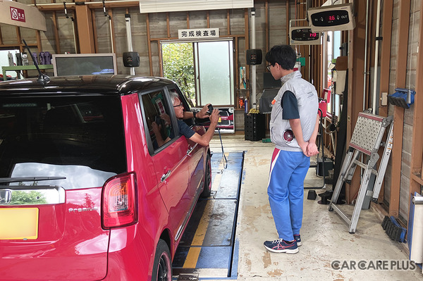 長野・飯田の中学2年生が、フレーム修正から溶接・塗装まで本格体験…「車社会を支える」仕事の尊さを知る