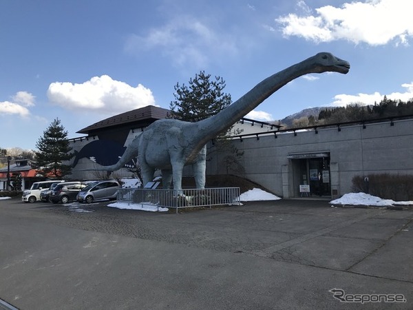 近くには信州新町化石博物館もある。