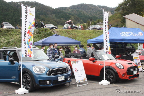 会場に集まった個性的なMINI