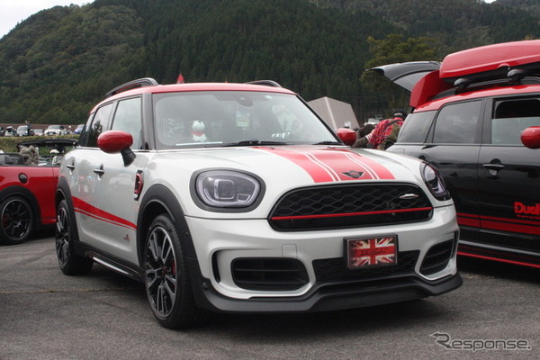 会場に集まった個性的なMINI