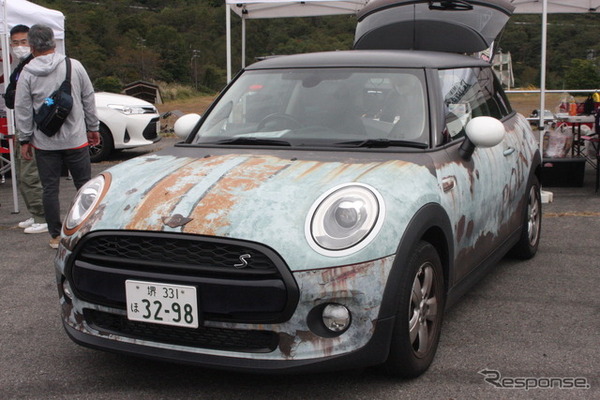 会場に集まった個性的なMINI