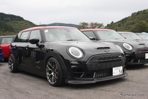 会場に集まった個性的なMINI