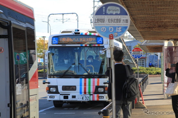 名鉄空港線 常滑駅を自動運転で着発する埼玉工業大学の自動運転バス（日野レインボーIIベース）