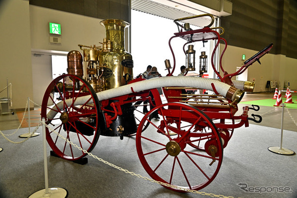 馬引き蒸気ポンプ（1860年製。東京国際消防防災展2023）