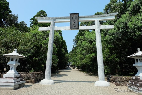 都農神社。特別派手な宣伝や案内はなかったが、いざ行ってみると立派な一之宮であった。