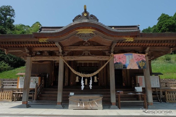 都農神社本殿。祀られているのは大己貴命（大国主命）。縁結びのパワースポットだ。