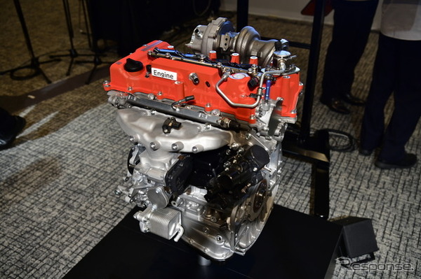 トヨタが公開した2リットル直列4気筒エンジン