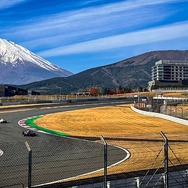 富士山の眺めも魅力のひとつのメインサーキットでの試乗