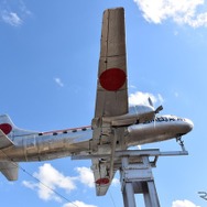 三重の国道1号線で出会った銀色の旅客機