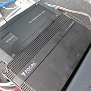 サブウーファー用のパワーアンプとしてはフォーカルのFPX1.100をチョイス。パワフルに低音を鳴らし切るパワーアンプだ。
