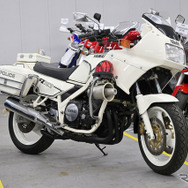 ヤマハ発動機 豊岡技術センターでレストアされる車両