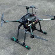 フライトコントローラー搭載の産業用ドローン