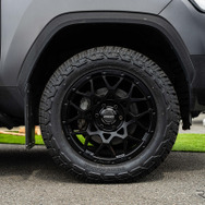 TOYOTA ランクル300 × チームデイトナ M8