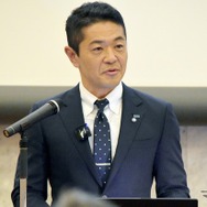 動画について説明するあいおいニッセイ同和損害保険ディーラー営業開発部営業開発グループの中居雅明氏グループ長