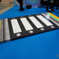 「スマートシティ推進EXPO」に展示されたアトラス埋込型信号機の「埋込型信号」