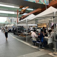 人通りが多い駅のギャラリーということもあり、試乗予約カウンターには、キャンセル待ちの一般ユーザの問い合わせも多かった。