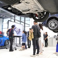 Porsche Kids Tech Class　ワークショップ内見学の様子