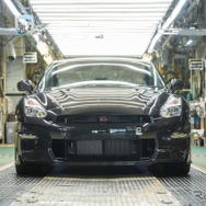 日産GT-Rの最終モデルがラインオフ