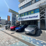 那覇空港から約5分、ゆいレール沿いにオープンした新店舗