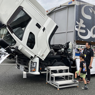 塗装体験が大人気！　自動車整備体験イベント「ジュニアメカニック2025@福岡」