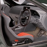 日産『スカイラインGT-R』（BNR34）の1/18スケールミニカー