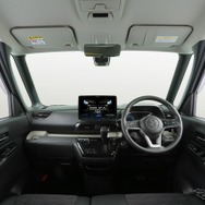 市販「AV一体型ナビ」が装着されたインテリア（アルパイン・ビッグX）。