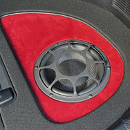 『マリノサウンド』（福井県敦賀市）にて製作されたオーディオカーの一例。