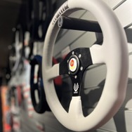 MOMOステアリング日本限定モデル「COMPETITION350 JAPAN LIMITED EDITION 2026」