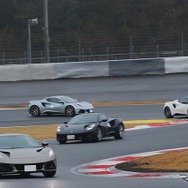 最近のロータスたちも果敢にサーキットを走る