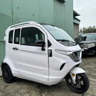 ドア付きアーバントライカー（ホワイト）