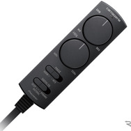 「小型・薄型のパワードサブウーファー（チューンナップサブウーファー）」のリモコンの一例（カロッツェリア・TS-WX140DA）。