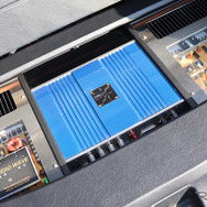 「DSP」が搭載されたオーディオカーの一例（製作ショップ：サウンドウェーブ＜茨城県＞）。