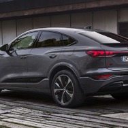 アウディ Q6スポーツバック e-tron