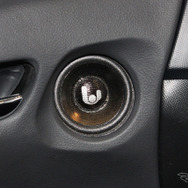 『ブリーズ』（奈良県大和郡山市）にて製作されたオーディオカーの一例。