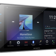 「LDAC（エルダック）」に対応した市販メインユニットの一例（カロッツェリア・DMH-SF700）。