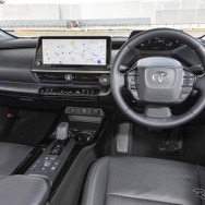 「カープレイ」に対応した純正メインユニットが搭載された市販車のインテリアの一例（トヨタ・プリウス）。