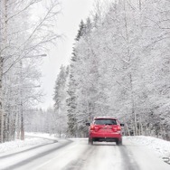 雪道での運転（イメージ）