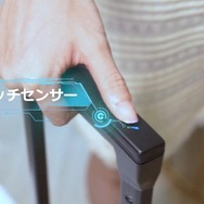 スマートアシストスーツケース「MOOBOT（ムーボット）」