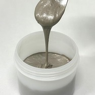 開発した導電性接着剤