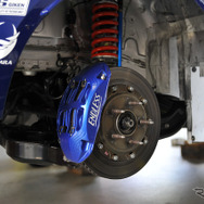 モノブロックキャリパーはなぜ高いのか？ 加工の裏側と選び方を整理する～カスタムHOW TO～