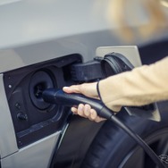 トヨタとレクサスが米国でEV充電器設置サービス「ツリーハウス」導入