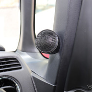 『Kサウンド』（広島県広島市）にて製作されたオーディオカーの一例。